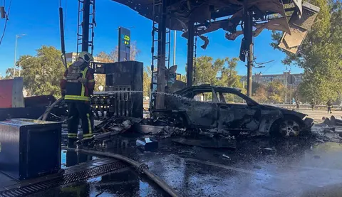 Удар російського дрона по АЗС у Києві: постраждали четверо людей
