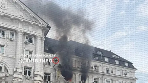 Безпілотник влучив у кабінет голови СБУ в Києві: деталі