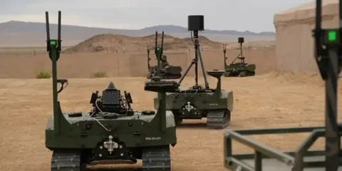 Армія США тестує робота з системою протидії дронам