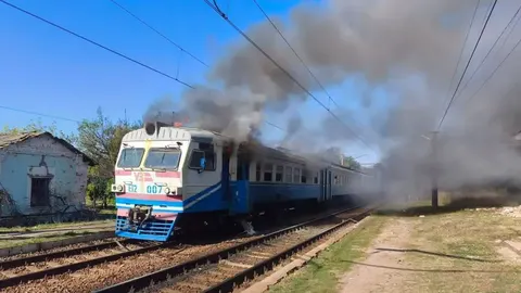 Росія цілиться по пасажирських поїздах: УЗ щомісяця втрачає до 40 локомотивів