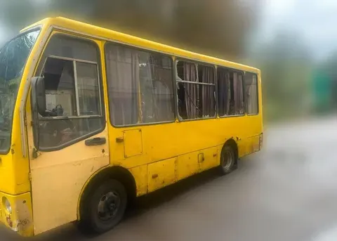У Херсоні російський дрон атакував маршрутку: четверо загиблих