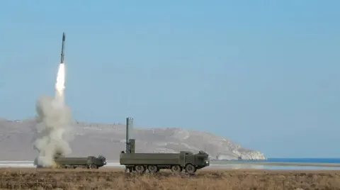 Сили ППО збили ракету «Онікс» та 113 повітряних цілей РФ, зафіксовано влучання на 22 локаціях