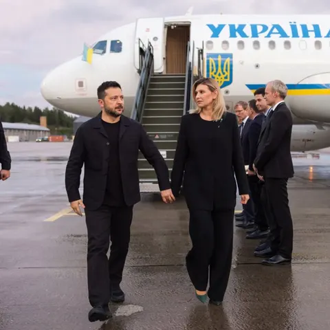 Літак Зеленського вилетів до Осло після того, як дрон зник з радарів