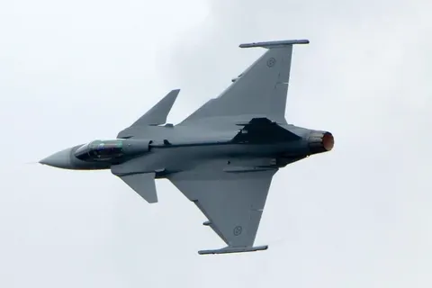 Скільки заробляють пілоти Gripen в Угорщині та що відомо про ціну літака