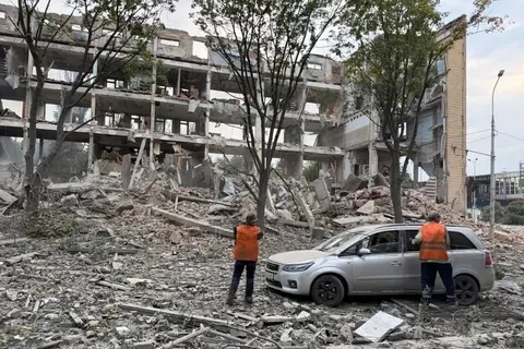 Удар по командному пункту окупантів у Донецьку: ракети пробили паркінг