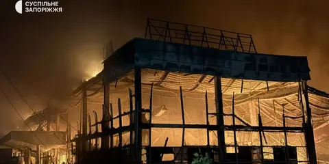 У Запоріжжі згорів ТЦ «Амстор»: пожежу на 10 тис. кв. м ліквідували