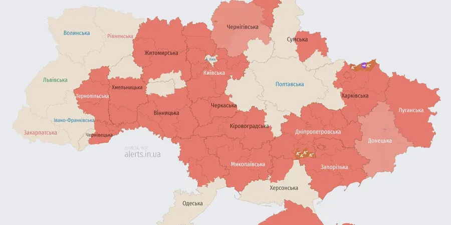 Повітряна атака дронів: тривога охопила схід, центр і захід України