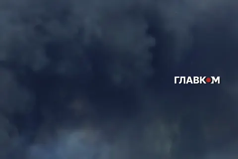 У Києві під час атаки БпЛА зайнялися склади у Дніпровському районі