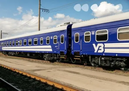 Дрон влучив у приміський потяг у Миколаєві: 70 пасажирів врятувала евакуація