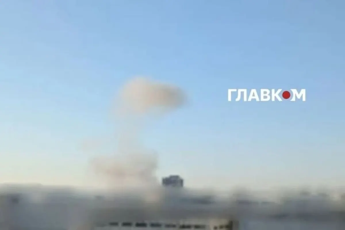Уламки дрона впали на парковку в Дарницькому районі Києва