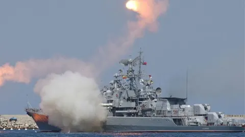 Росія провела ракетні пуски біля спірних Курильських островів