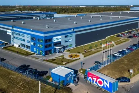 Ракетний удар по Таганрозі: пошкоджено склад Ozon і житлові будинки