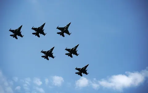 Румунія підняла F-16 через ціль біля кордону з Україною