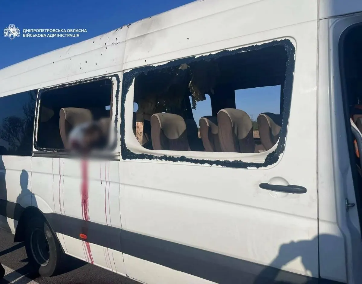Атака дроном на рейсовий автобус на Нікопольщині: п'ятеро загиблих, семеро поранених