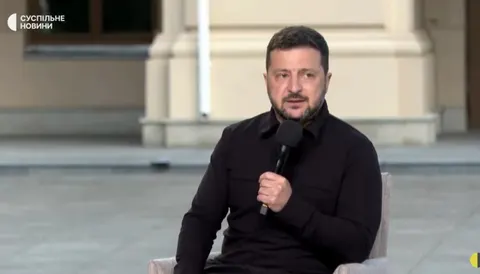 Літак Зеленського вилетів з Молдови після зникнення російських дронів з радарів