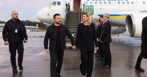 Літак Зеленського затримали в Молдові через загрозу російських дронів