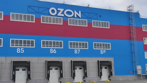 У Оренбурзі після атаки дронів загорівся склад Ozon