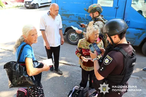 Під постійною загрозою з повітря: з Дружківки евакуювали ще п’ятьох цивільних