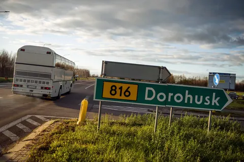 Дронова атака біля кордону з Польщею: серед пасажирів евакуйованого потяга — радник Мерца і Борис Дж