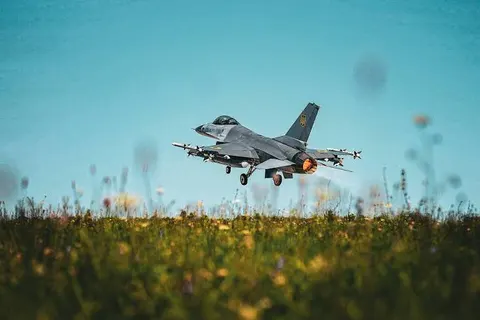 F-16 в Україні: ракети до винищувачів закінчуються, пілоти покладаються на гармати