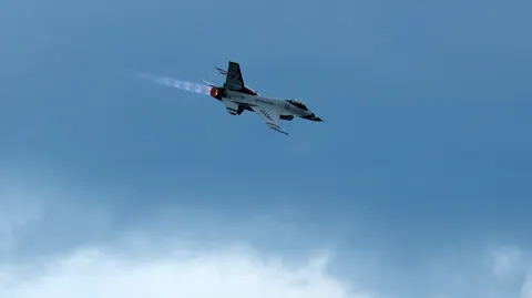 Румунський F-16 знищив морський дрон біля газової платформи в Чорному морі