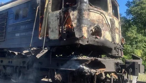 На Дніпропетровщині російський дрон уразив тепловоз у Кам'янському