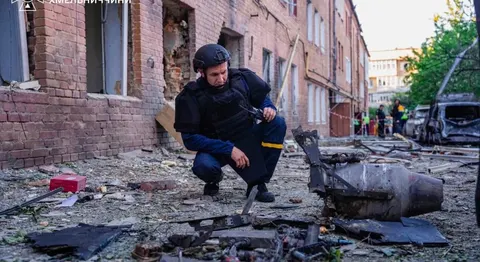 У Хмельницькому після дронової атаки пошкоджено житловий будинок, семеро постраждалих